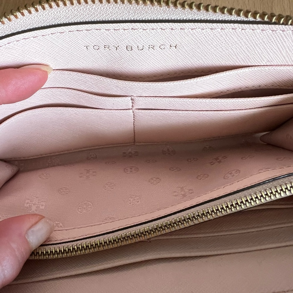 Tory Burch Light Pink Wallet - Picture 10 of 12